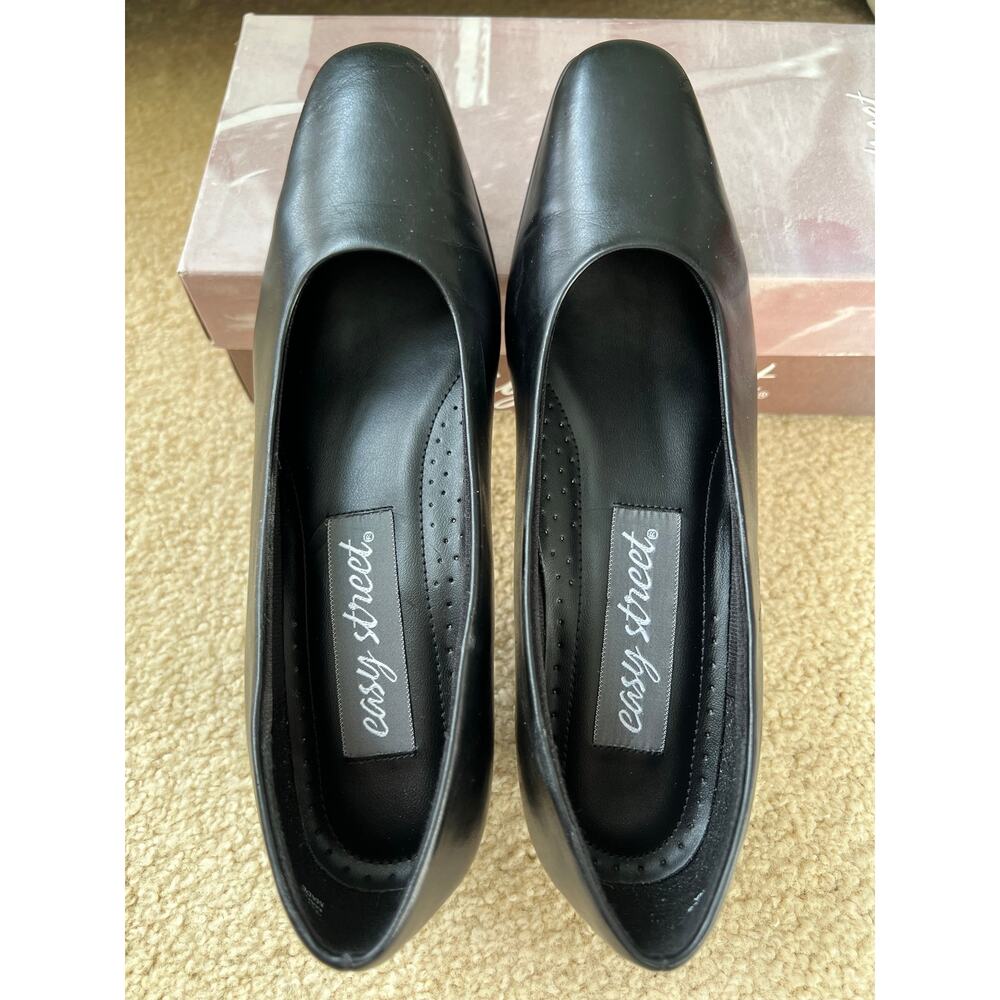 Easy Street Beth Black Faux Leather Low Block Heel Dress Pumps Shoes Size 9 N - Picture 2 of 9